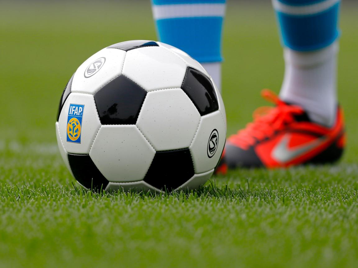 九游官网入口-五大联赛是否调整中卫横移范围增加防守覆盖半径,中卫球员 第2张